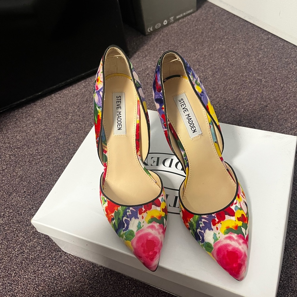 Steve Madden Multicolor Floral D'Orsay Pointed Heels